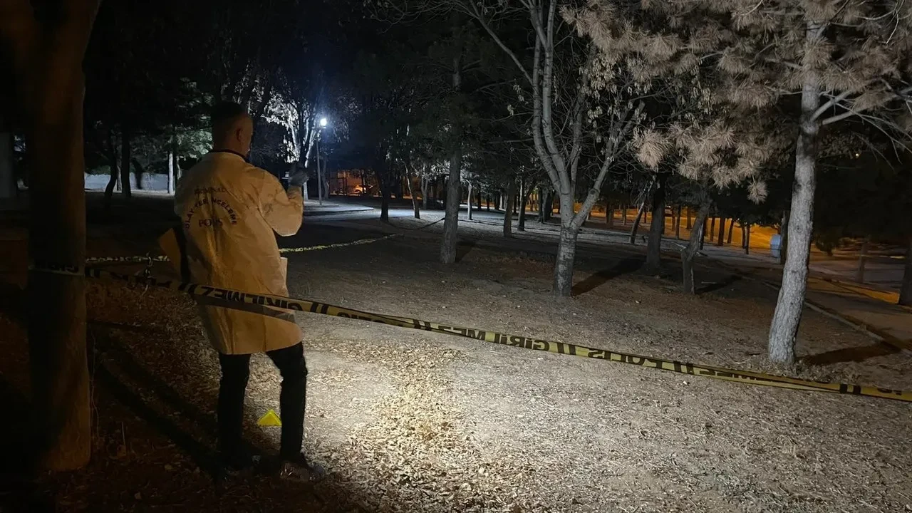 Karaman'da parkta silahlı saldırıya uğrayan 17 yaşındaki çocuk yaralandı