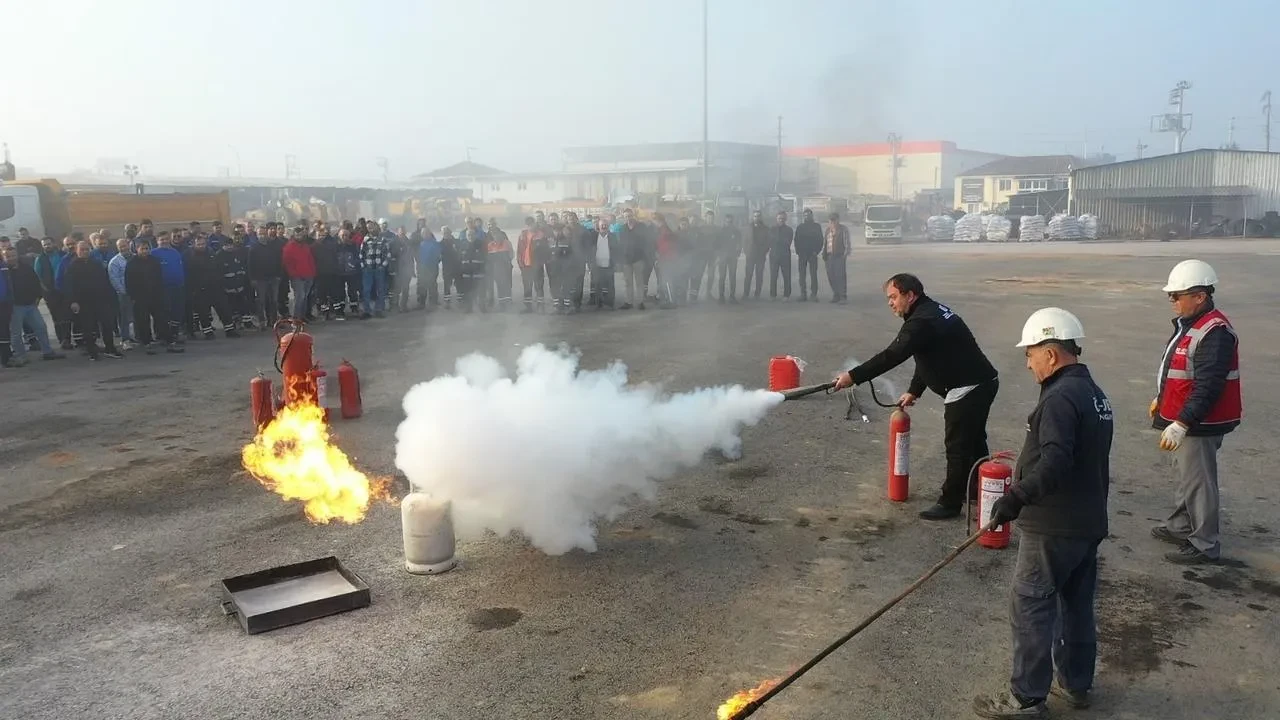 `Başiskele Belediyesi yangın eğitimi ve tatbikatı düzenledi`