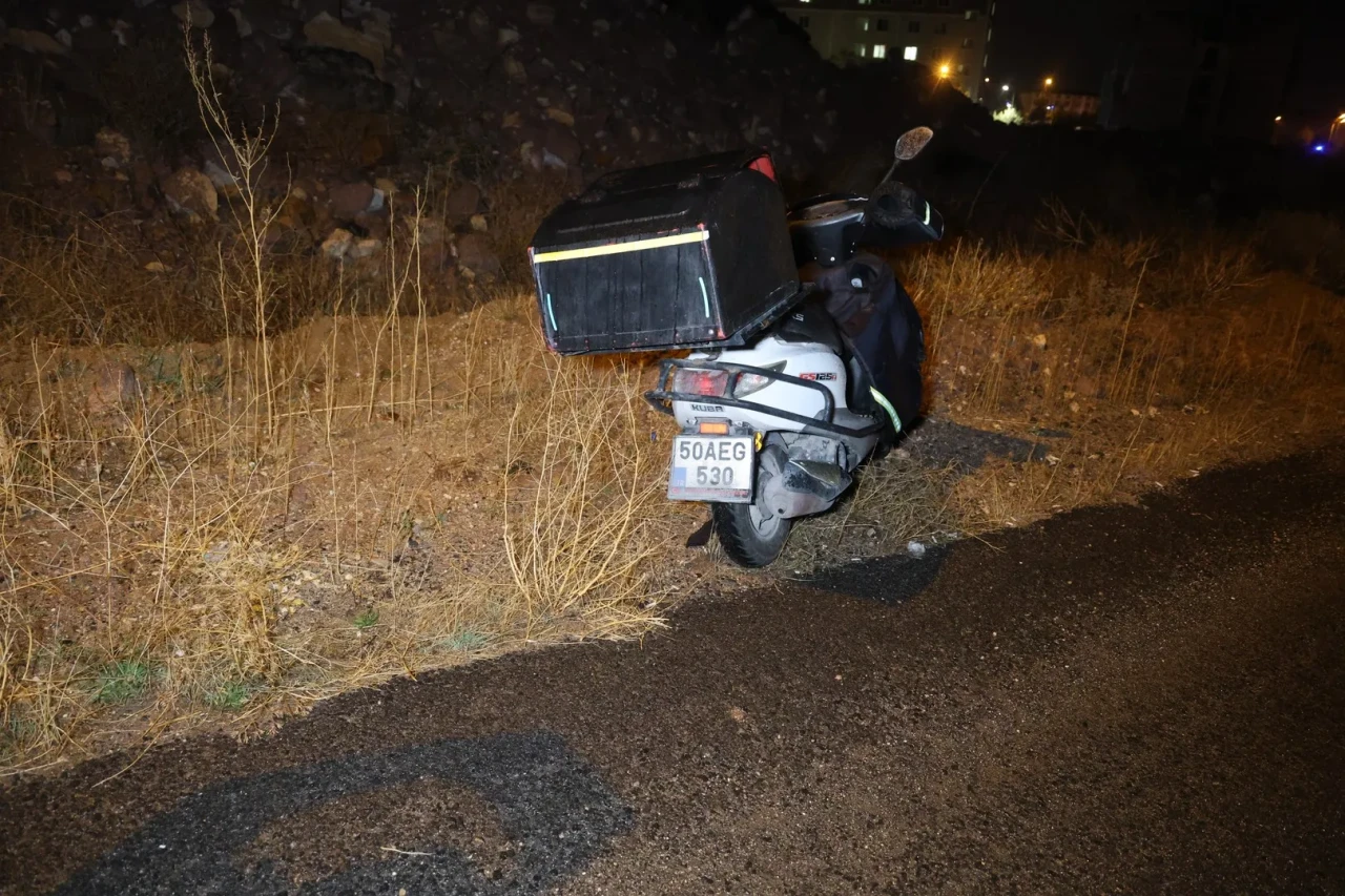 Nevşehir’de kediye çarpmamak için ani fren yapan motosikletli yola savruldu