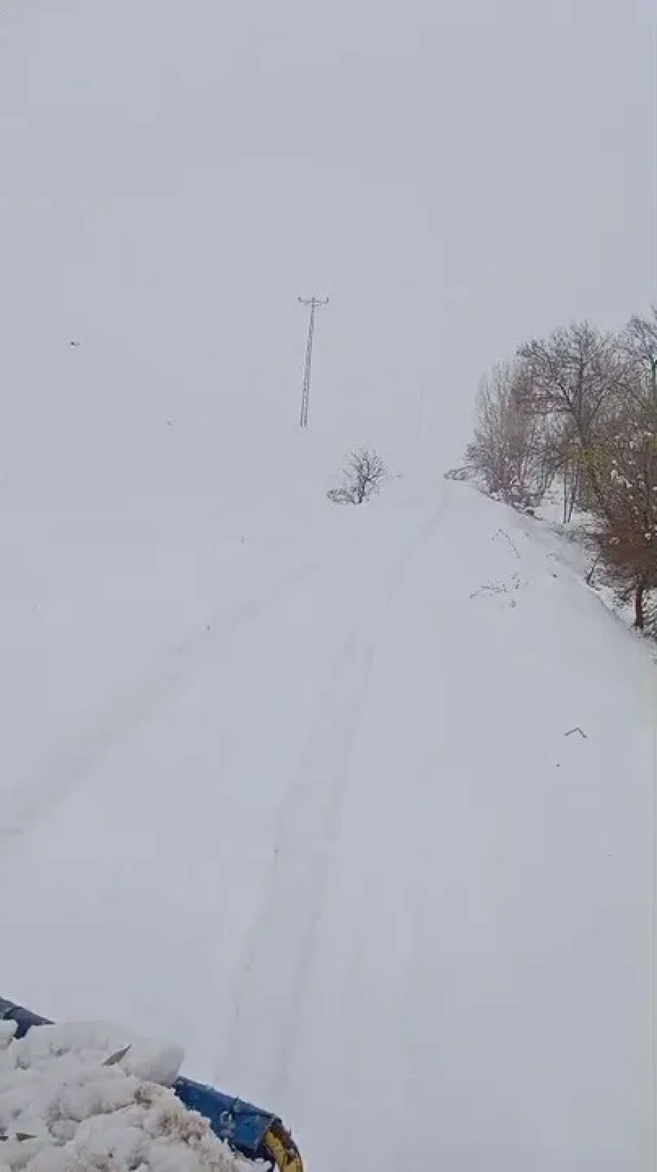 Sivas'ta yoğun kar yağışı nedeniyle 46 yerleşim yerine ulaşım sağlanamıyor