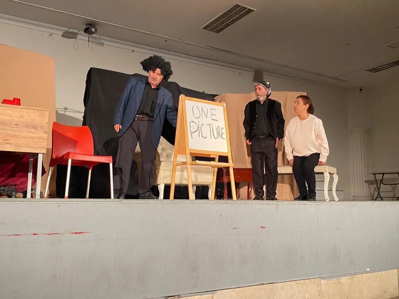 Manisa'nın Sarıgöl ilçesinde tiyatro etkinliği büyük beğeni topladı