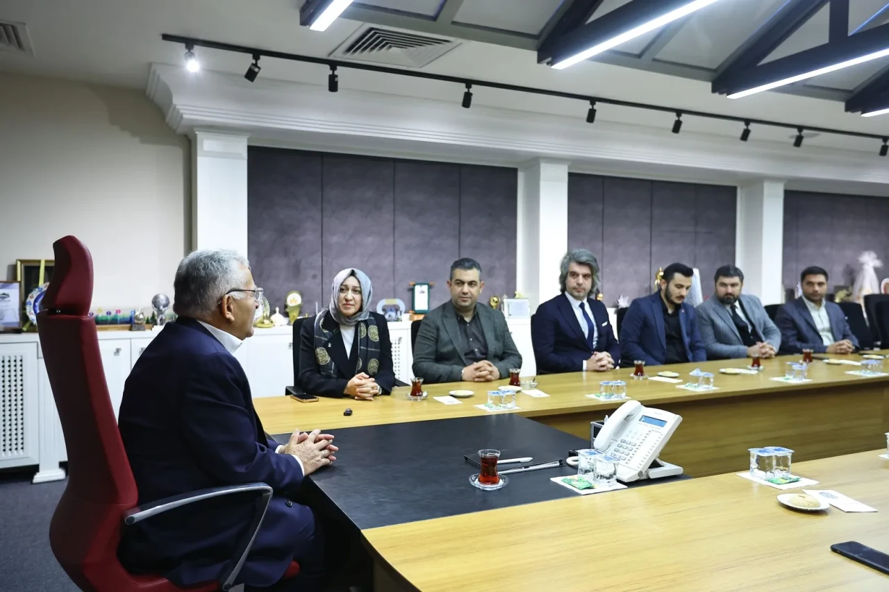 Kayseri'de ilk kadın ilçe başkanı Kahraman Büyükkılıç'ı ziyaret etti