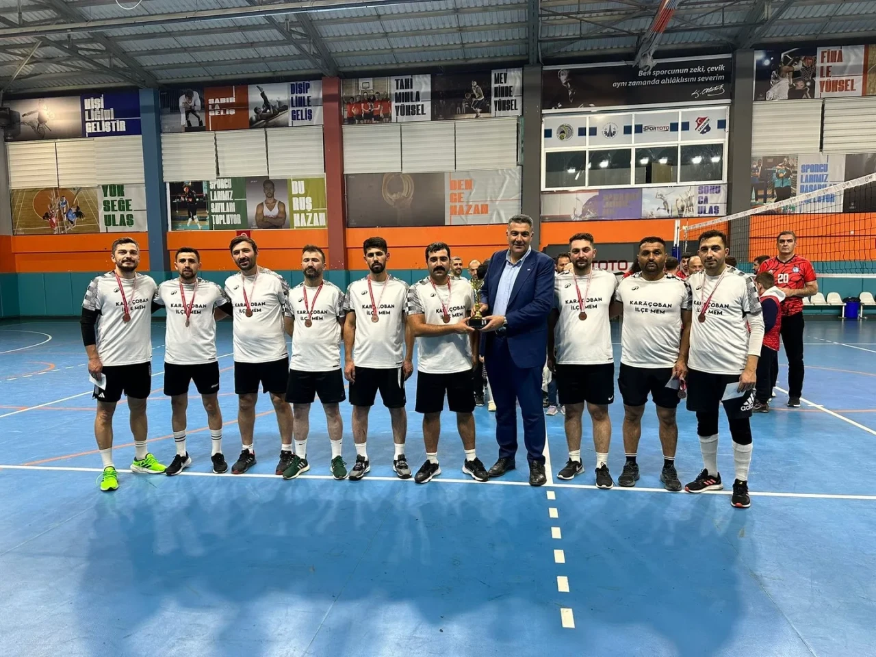 Erzurum’da Öğretmenler Günü voleybol turnuvasında şampiyon Aşkale oldu