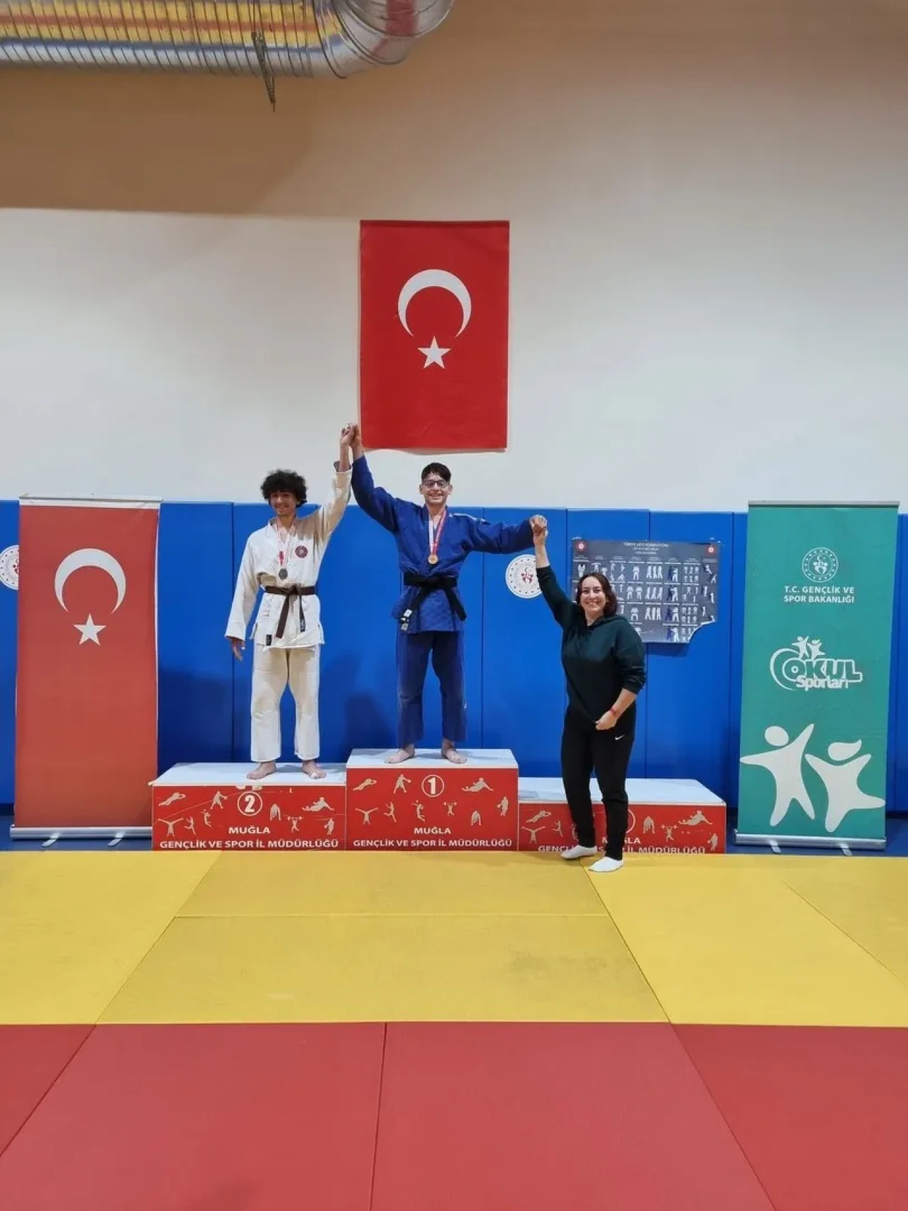 Muğla'da gençler judo il birinciliği için ter döktü