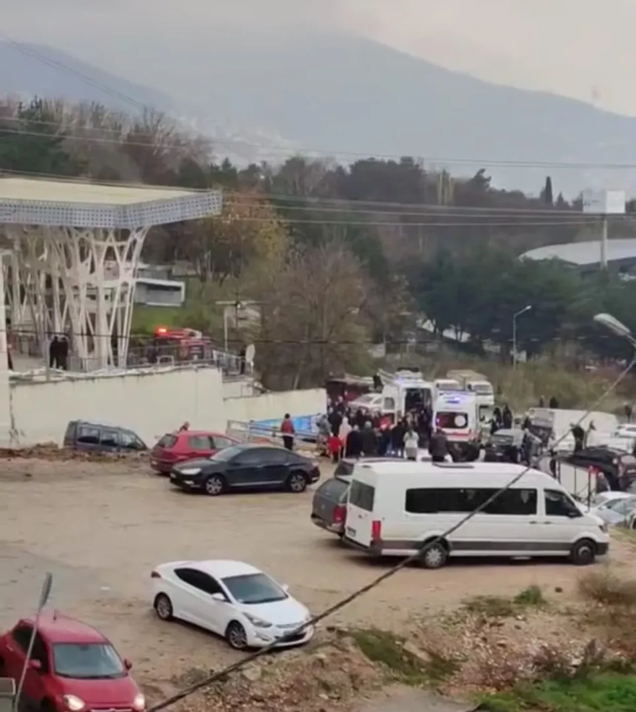 Bursa'da kapalı pazar alanında trafo odasında çıkan yangın korkuya neden oldu