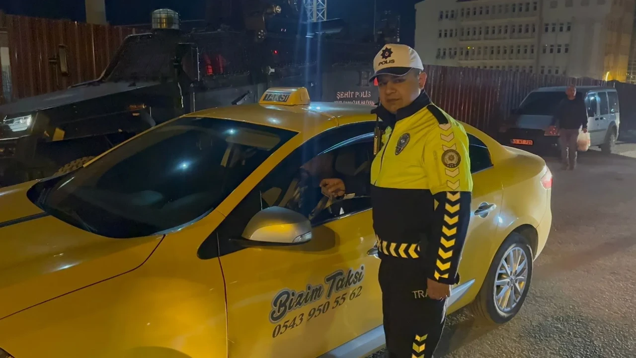 Hakkari'de eş zamanlı huzur ve güvenlik denetimleri yapıldı