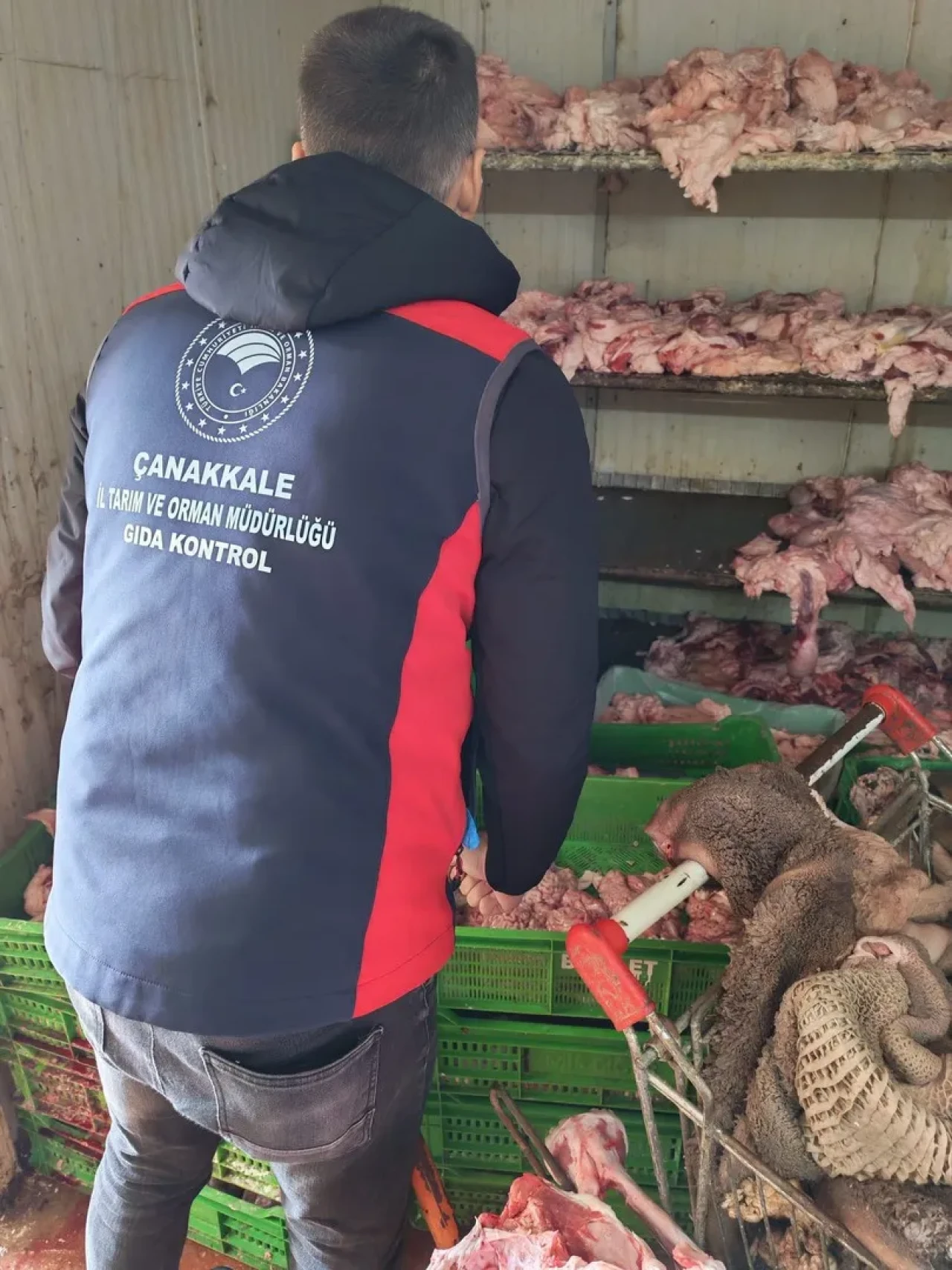 Çanakkale'de izinsiz çalışan et işletmesi denetimde mühürlendi