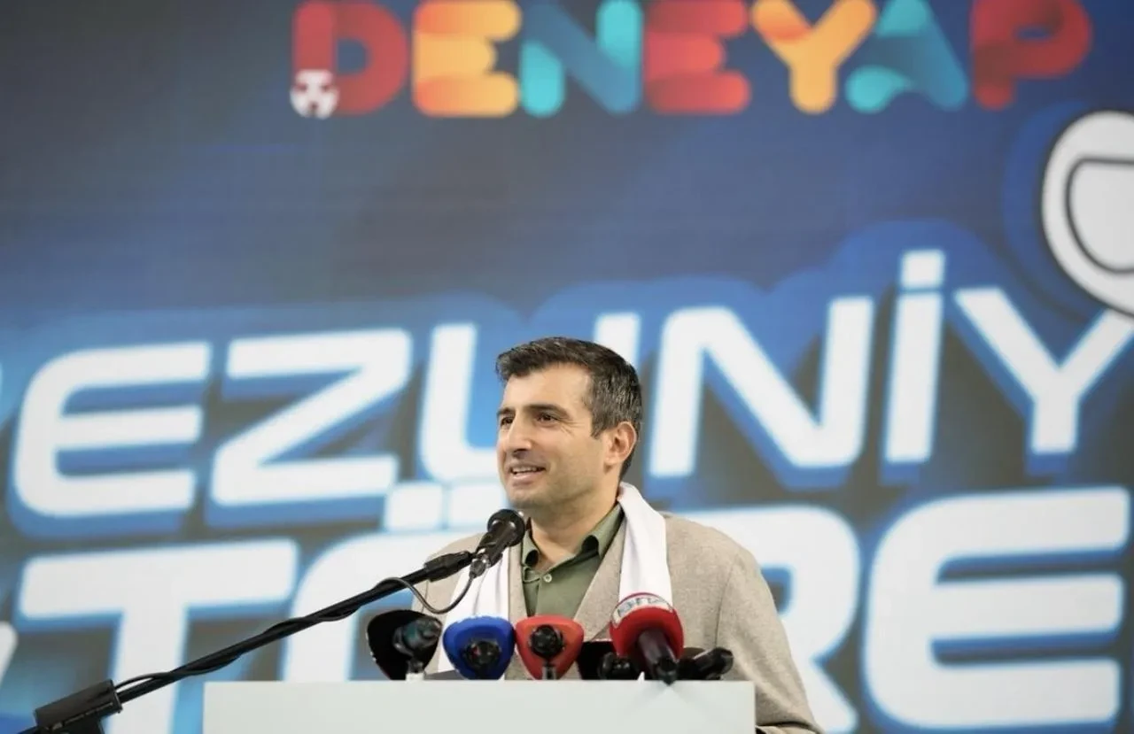 Selçuk Bayraktar Deneyap Teknoloji Atölyeleri mezuniyet töreninde konuştu