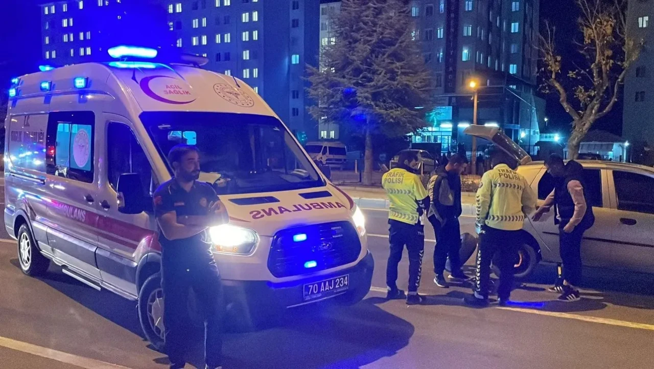 Karaman'da alkollü elektrikli bisiklet sürücüsü duran otomobile çarptı ve 27 bin 944 lira