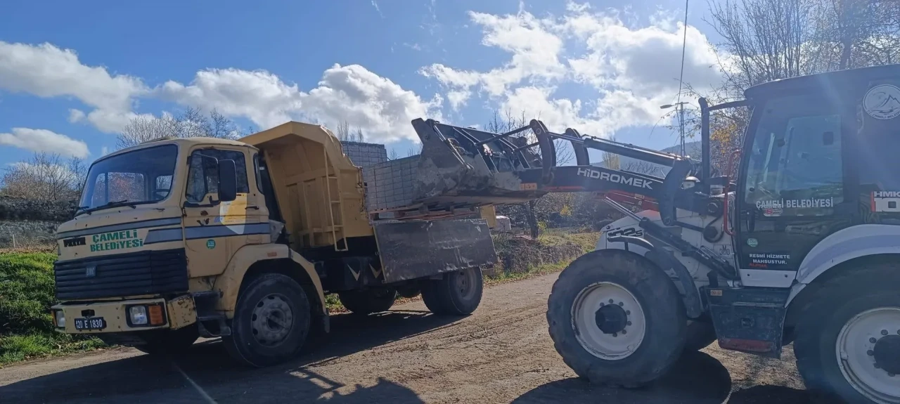 Çameli'nde kilit parke taşı döşeme çalışmaları aralıksız devam ediyor