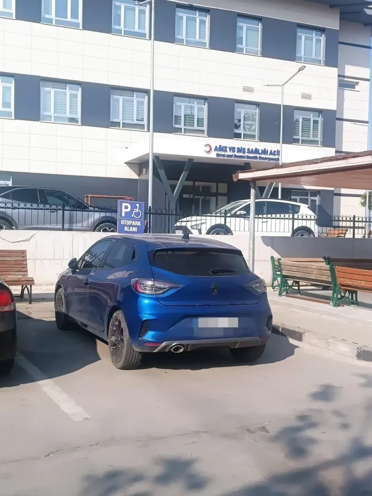 Manisa'da engelli rampası ve park yeri ihlallerine 98 araca 72 bin ceza