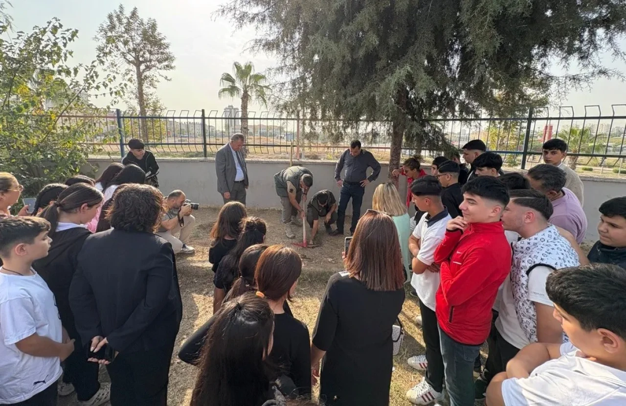 Mersin'de Toroslar MESEM öğrencileri yeşil vatan için fidan dikti