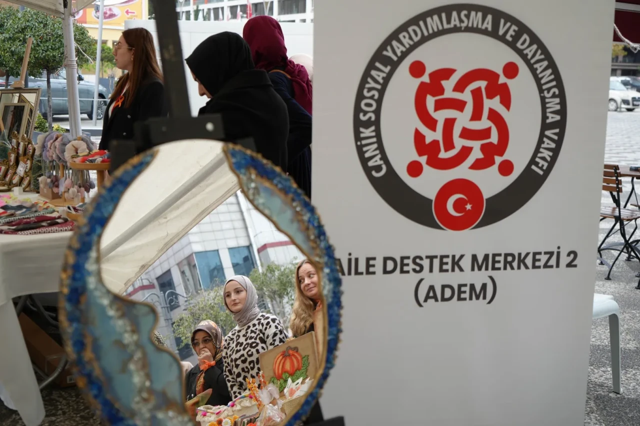 Samsun’da kadına şiddete karşı farkındalık etkinliği ve el emeği sergisi düzenlendi