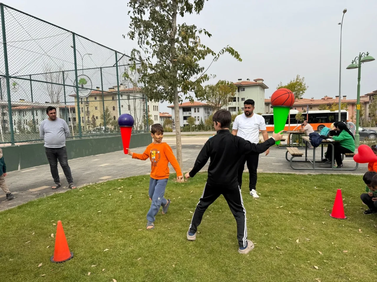 Şehitkamil Belediyesi ara tatilde çocuklar için renkli bir şenlik düzenledi