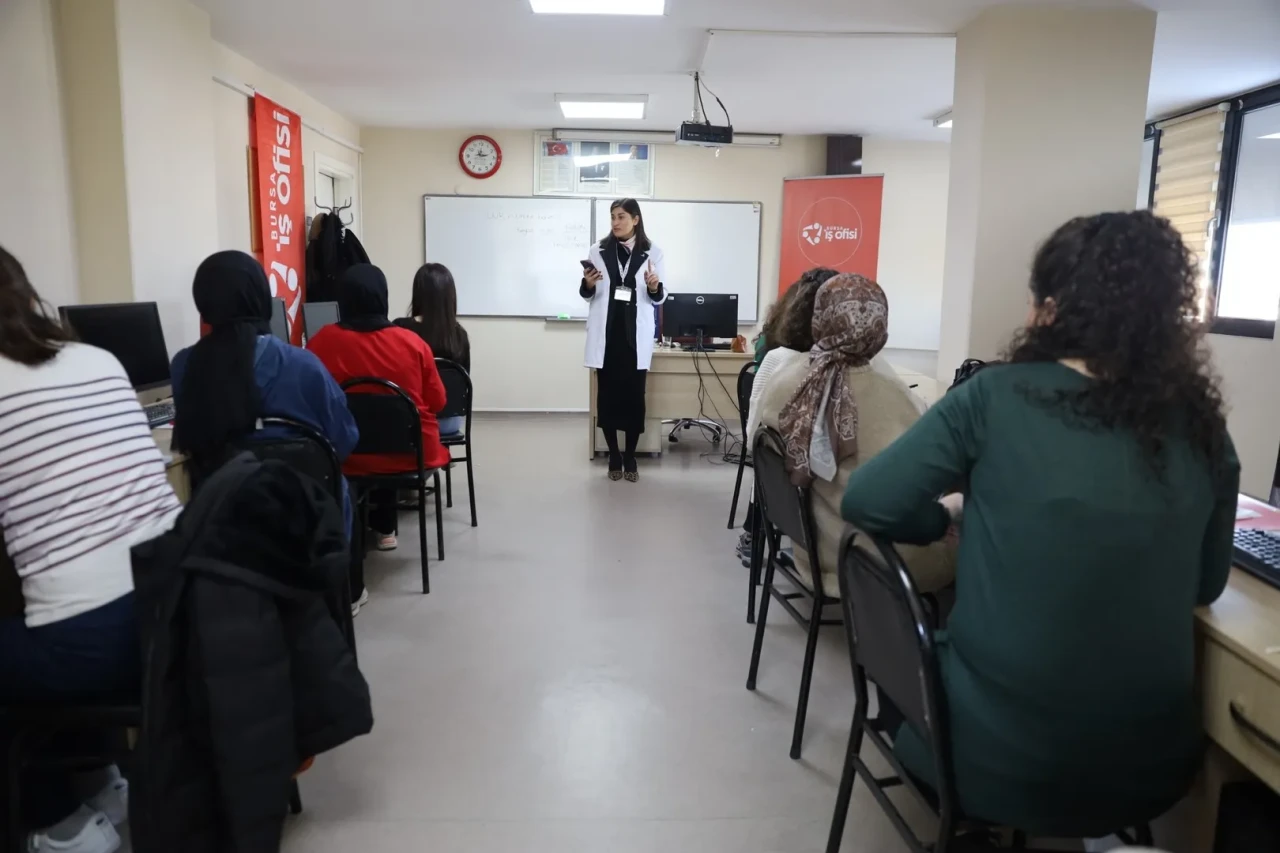 Bursa Büyükşehir Belediyesi kadınların üretim gücünü artırmak için eğitim projesi başlattı