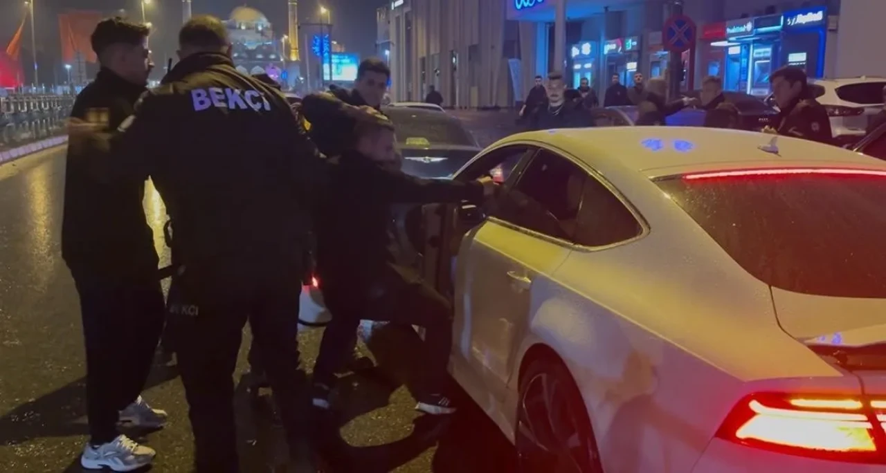 Kayseri'de gece kulübünde çıkan kavga sokağa taştı ve polis müdahalesi gerekti