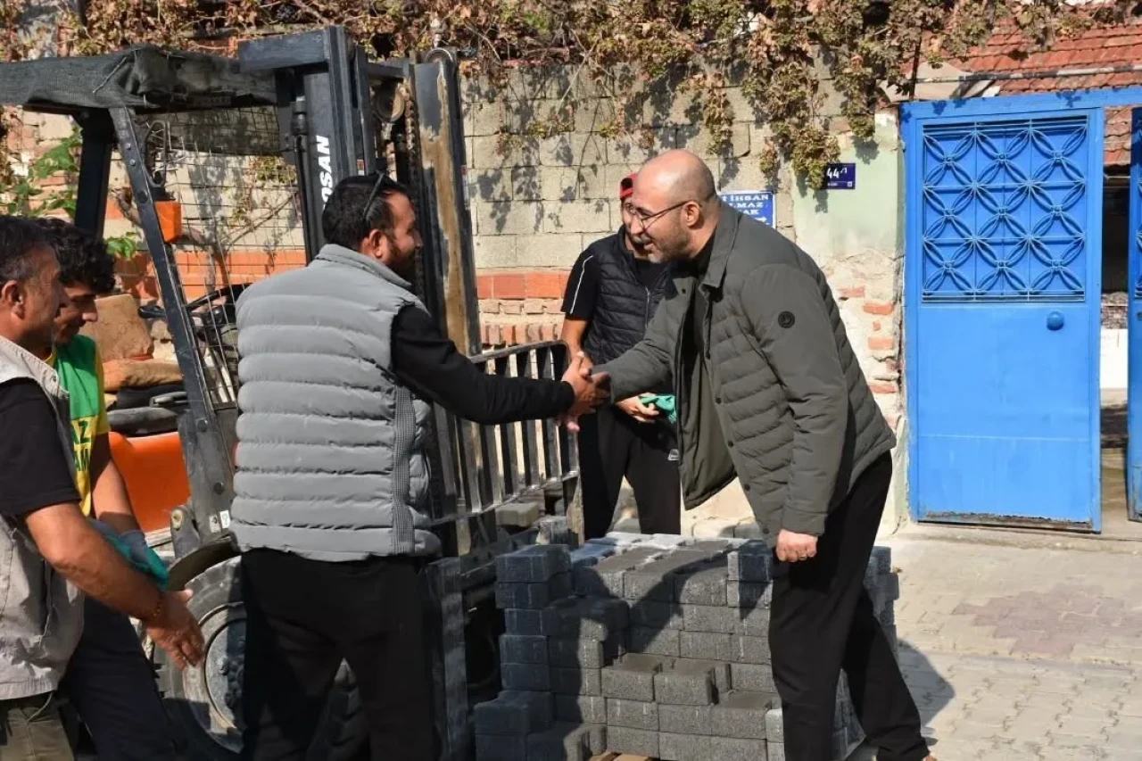 Germencik Belediye Başkanı Burak Zencirci üst yapı çalışmalarını yerinde inceledi