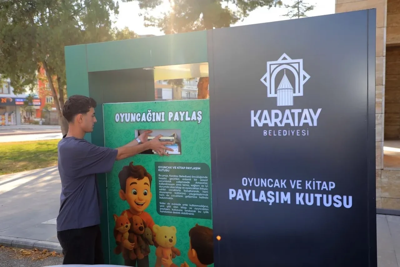 Konya'nın Karatay ilçesinde oyuncak ve kitap paylaşım kumbaraları hizmete açıldı