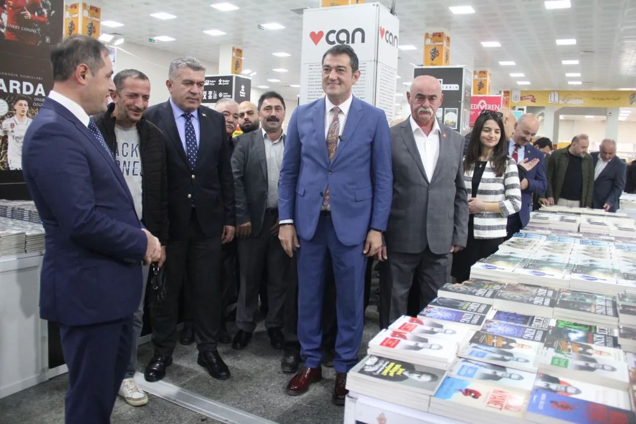Giresun'da 5. kitap fuarı 60 yazar ve 150 yayıneviyle kapılarını açtı