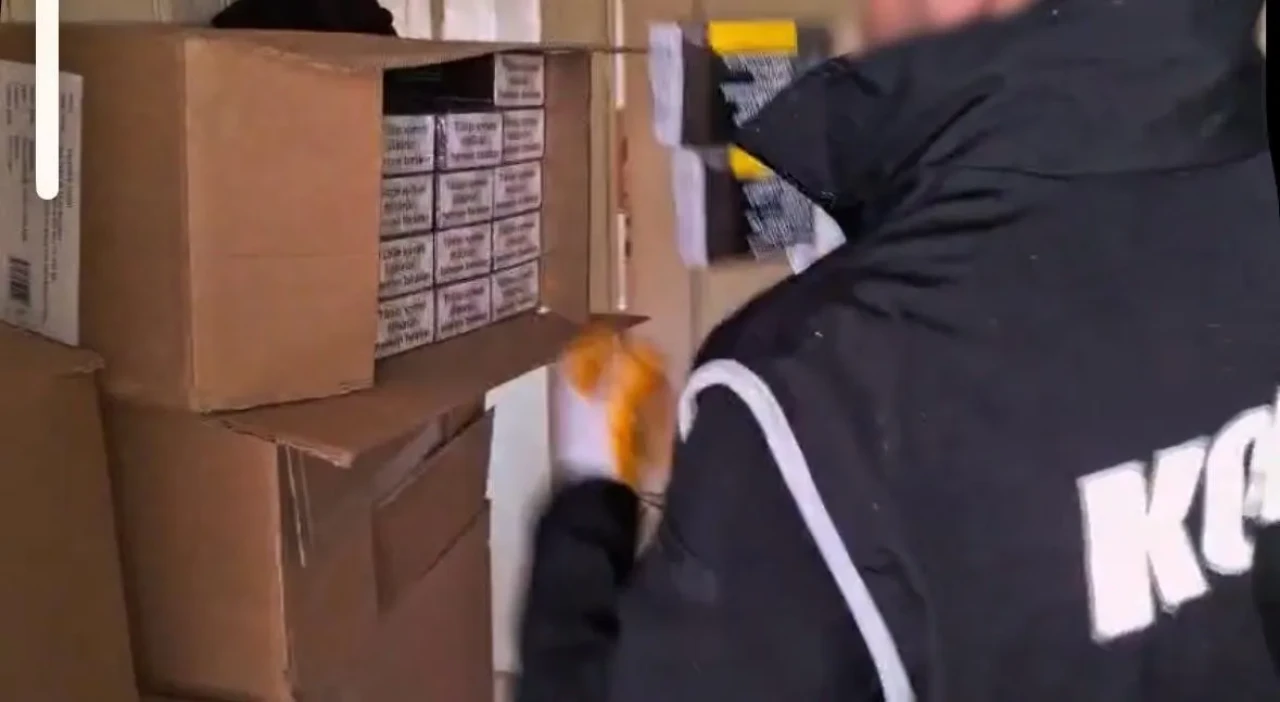 Kayseri'de polis operasyonunda 49 bin 200 adet kaçak makaron ve 30 kilogram tütün