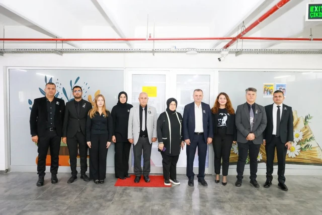 Yunusemre Belediyesi 10 kasım'da gençlere nutuk hediye etti