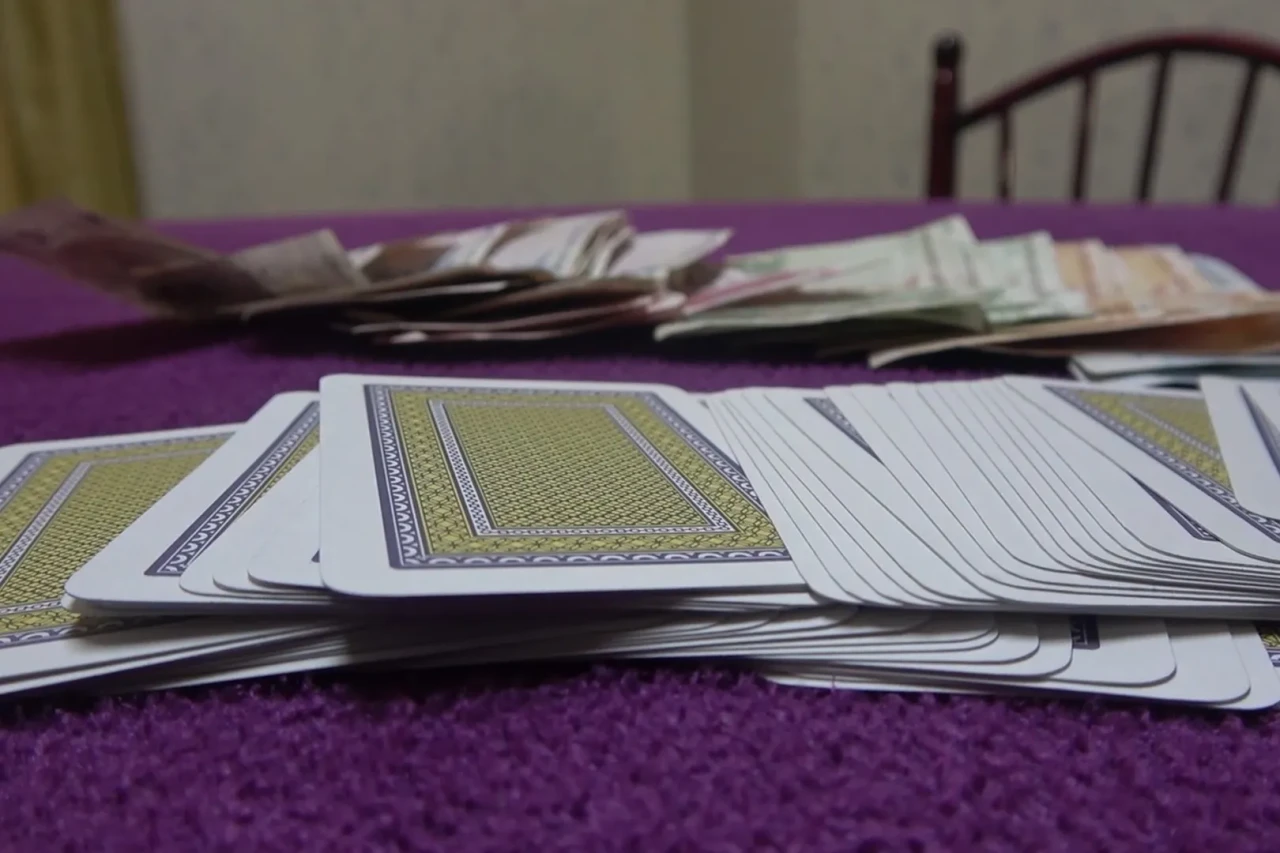 Kırıkkale'de dernek görünümlü kumarhane operasyonunda 12 kişiye 110 bin lira ceza kesildi