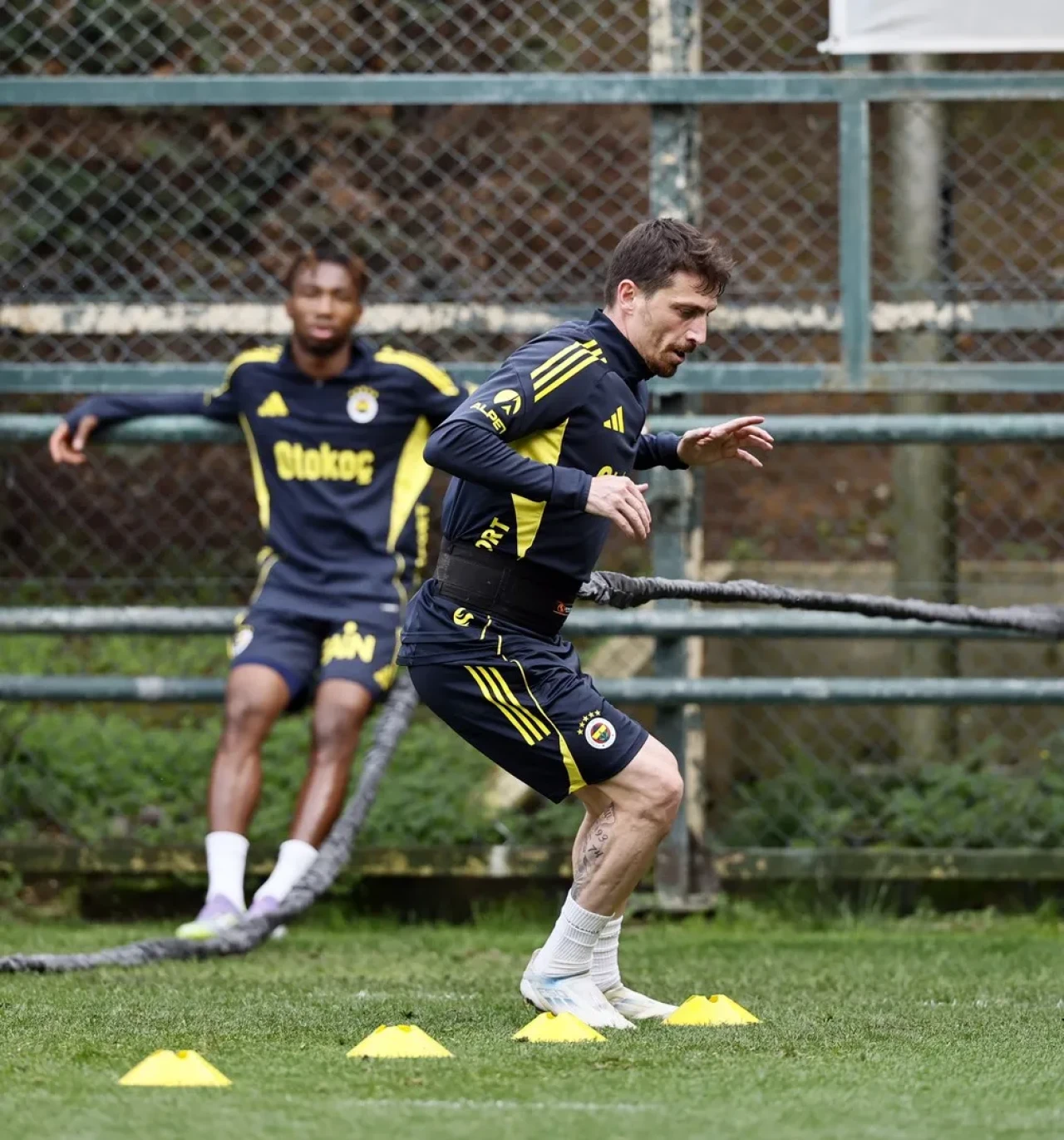 Fenerbahçe Çaykur Rizespor maçı hazırlıklarına çift antrenmanla devam etti