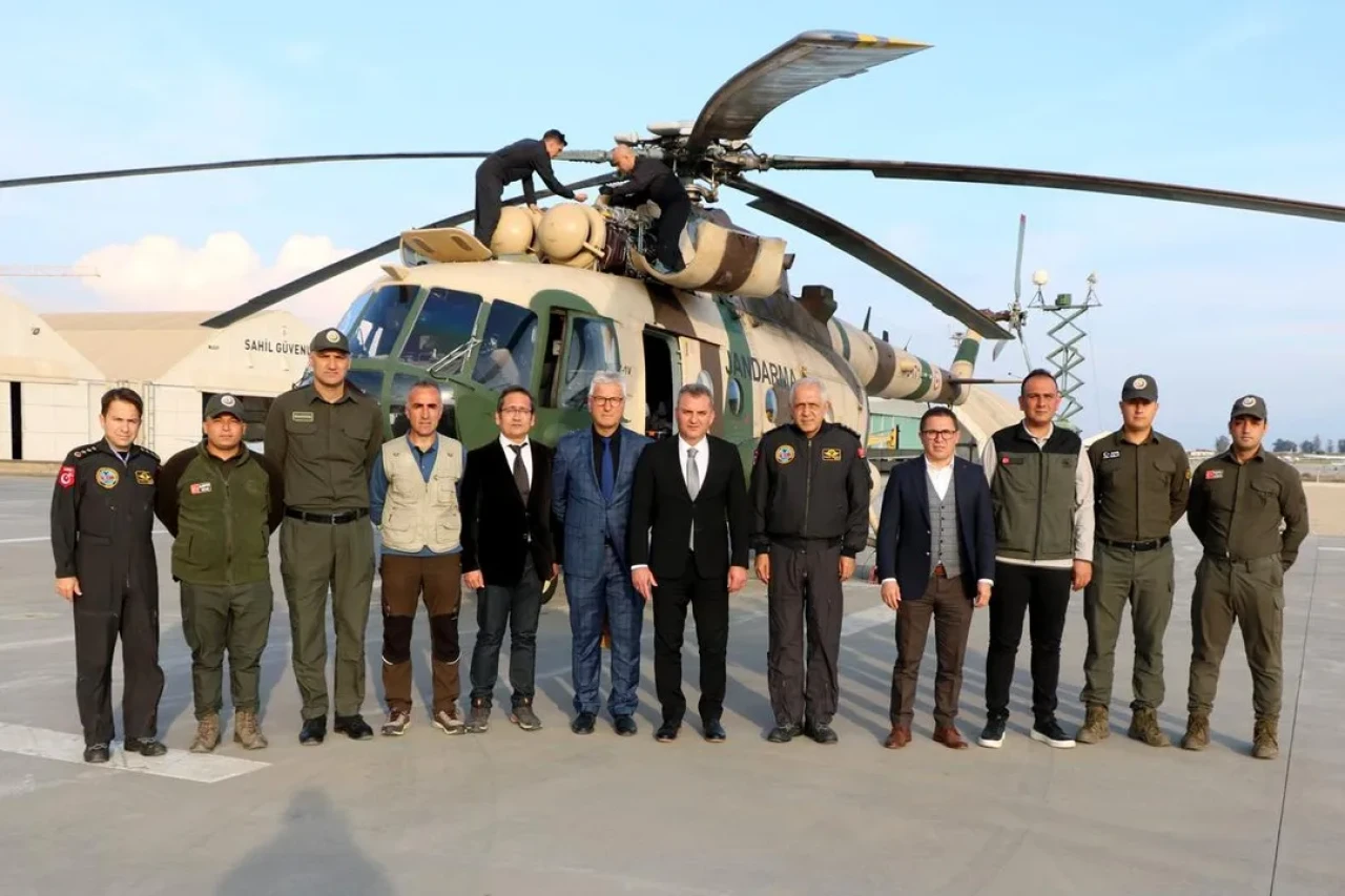 Aydın Jandarma Helikopter Filo Komutanlığı ekibine yangın mücadelesinde gösterdikleri çabalar için teşekkür belgesi