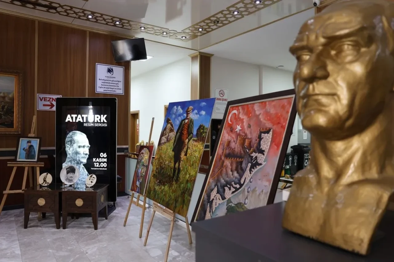 Manisa'da Yunusemre Belediyesi tarafından Atatürk anısına resim sergisi düzenlendi
