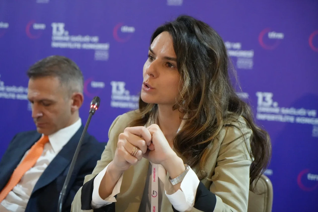 Antalya'da yumurta dondurmada yaş engeli ve mevzuat sınırları kongrede ele alındı