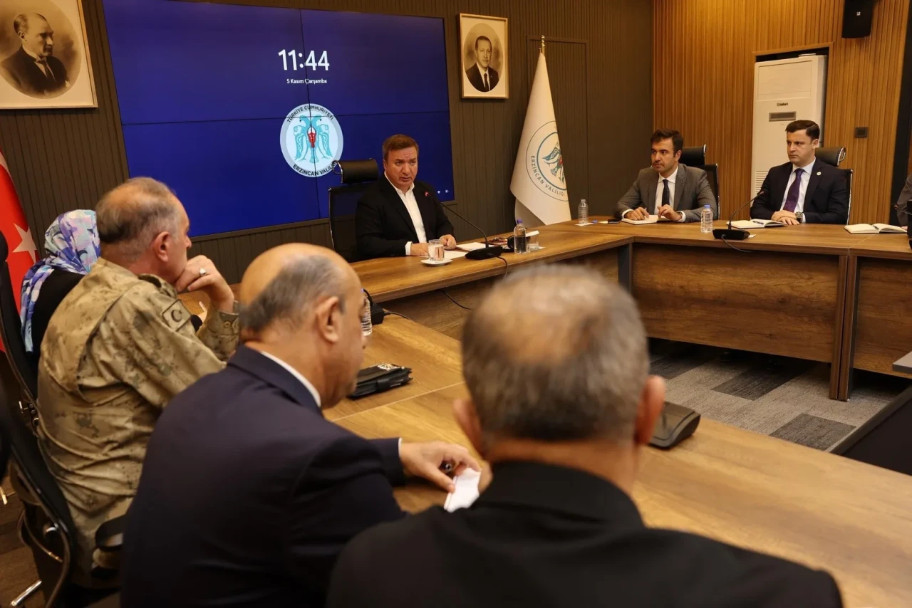 Erzincan’da Vali Hamza Aydoğdu Birim Amirleri Toplantısına Başkanlık Etti