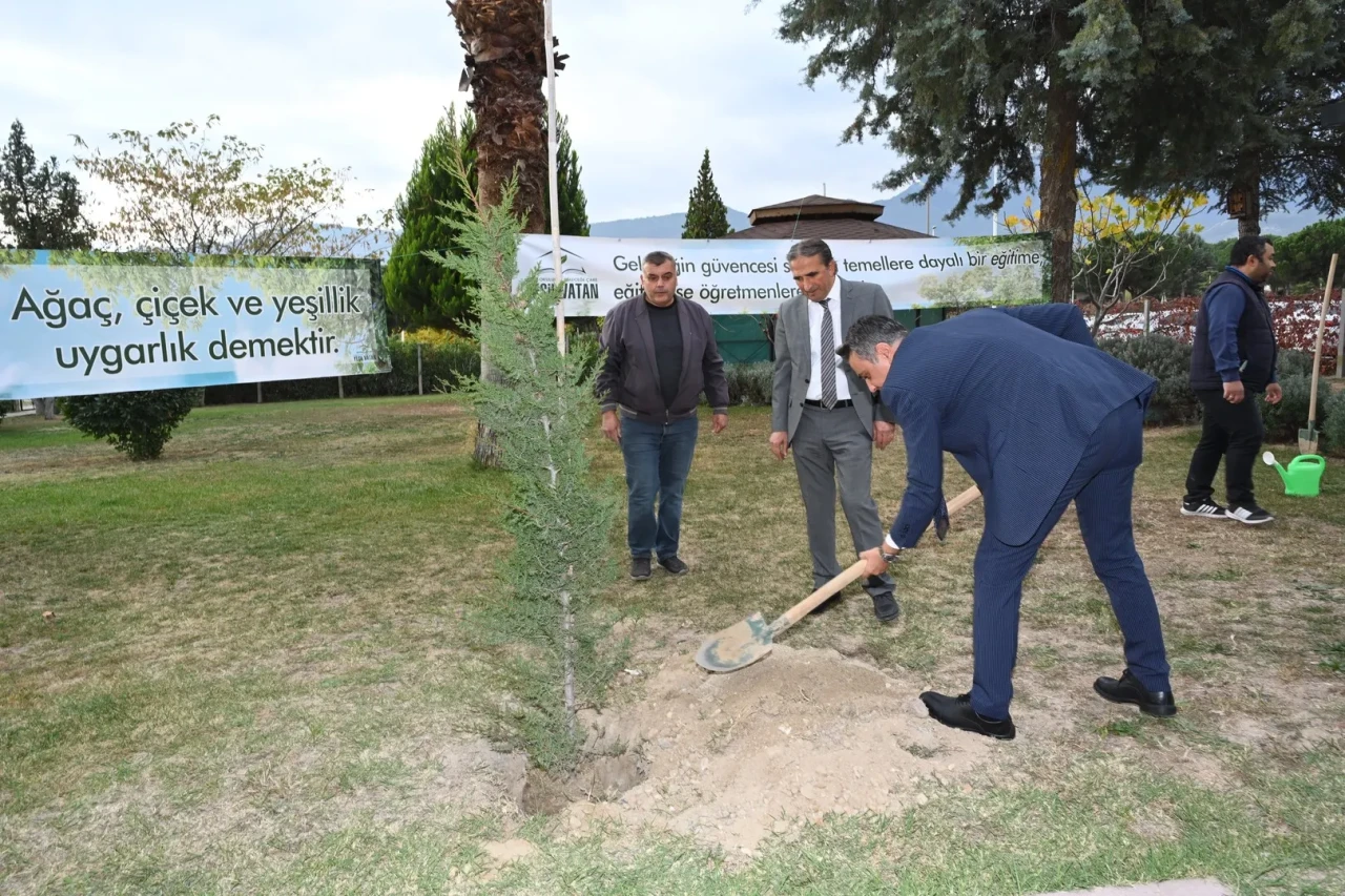 Denizli İl Milli Eğitim Müdürlüğü fidan dikme kampanyası başlattı