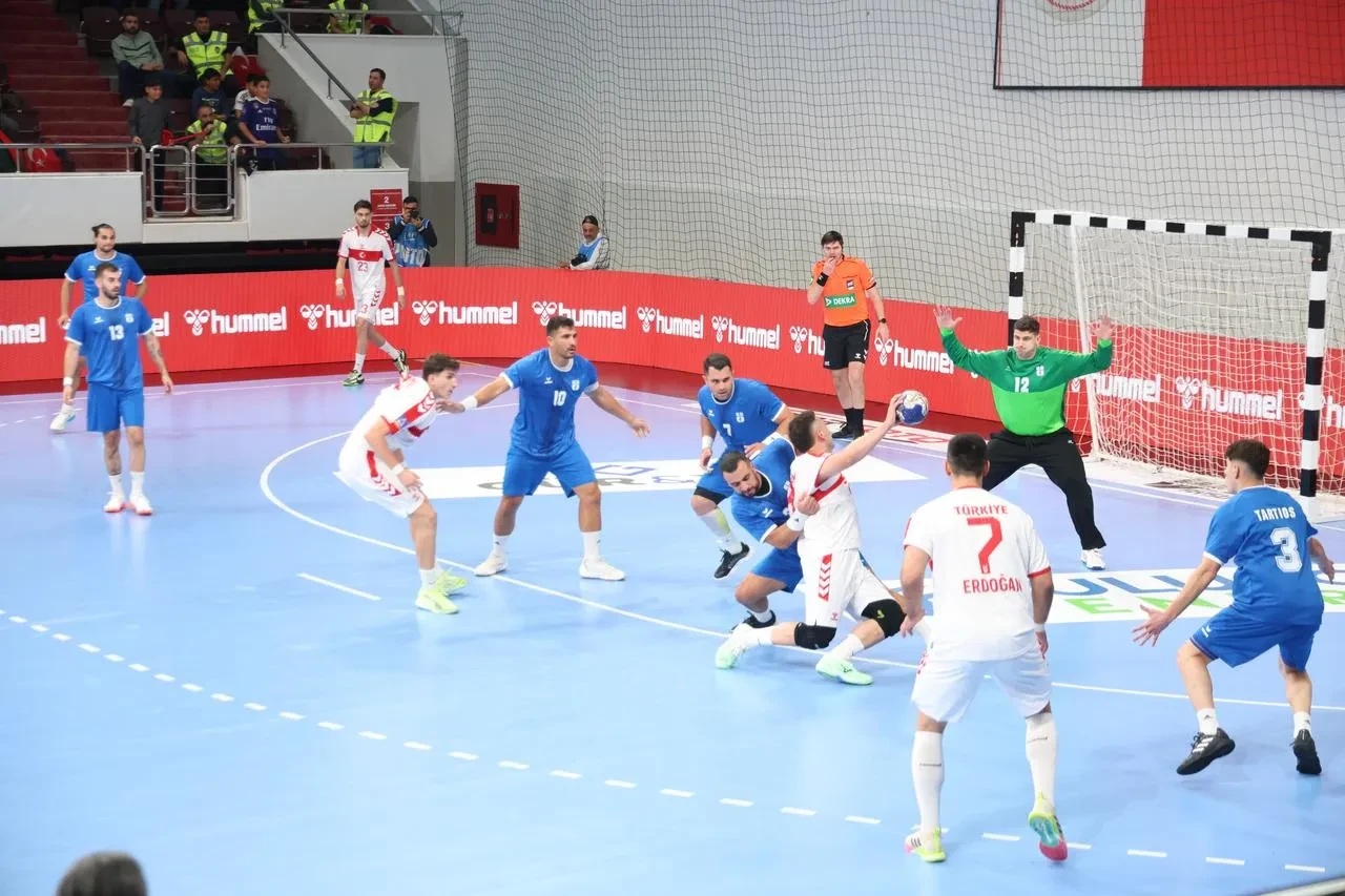 Türkiye Milli Hentbol Takımı Güney Kıbrıs Rum Kesimi'ni yenerek tur attı