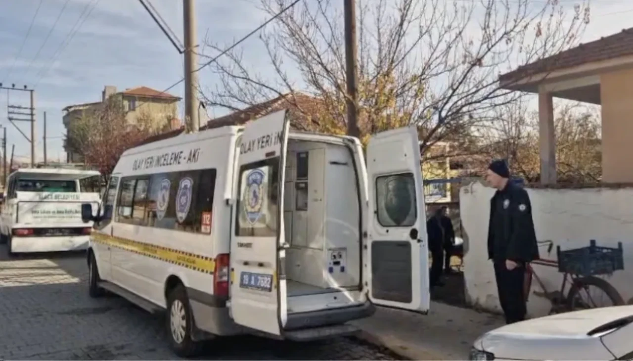 Çorum'un Alaca ilçesinde haber alınamayan 80 yaşındaki Hasan Dilmen evinde ölü bulundu