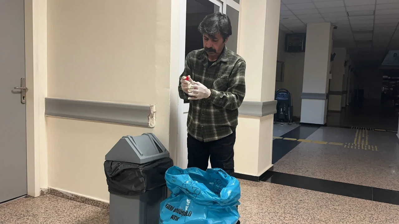 Osmaniye'de sağlık memuru Mecit İnekçi plastik atıkları toplayarak SMA'lı çocuklara umut oluyor