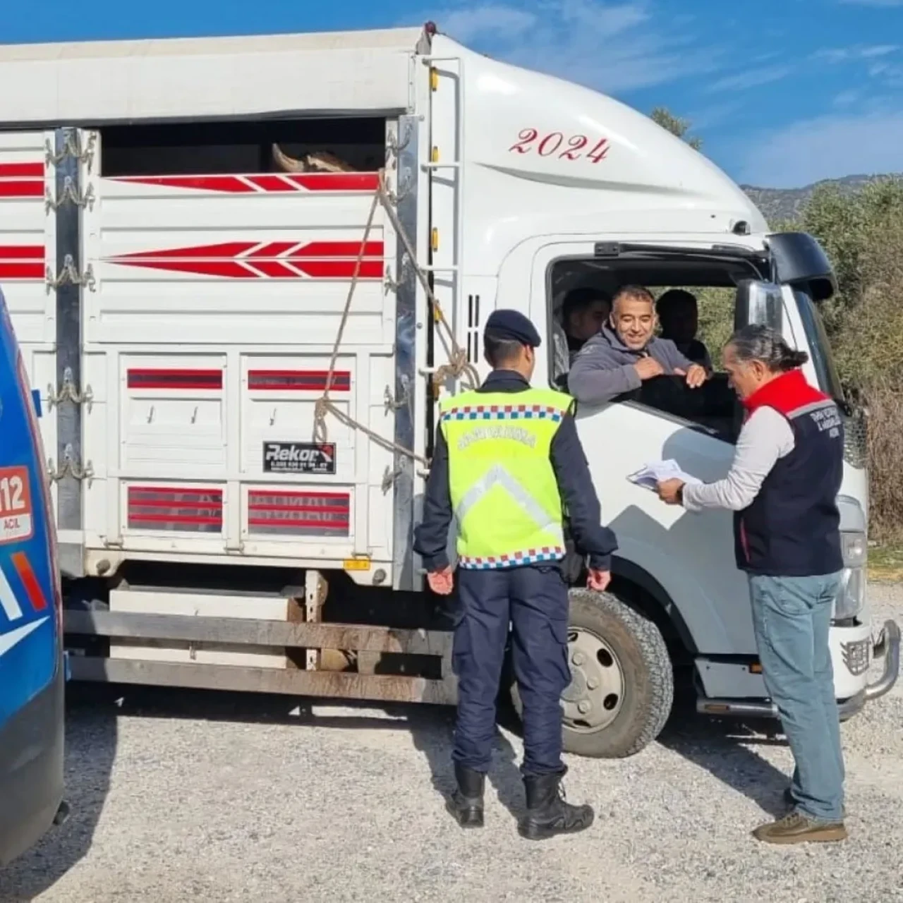 Aydın'da hayvan sevkiyatı denetimlerine jandarma ve tarım ekipleri katıldı