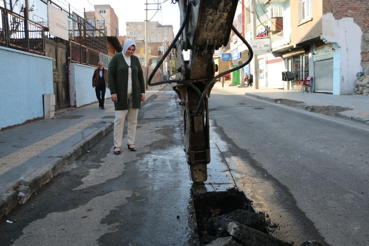 Diyarbakır'ın Muradiye Mahallesi'ne doğalgaz çalışmaları başladı