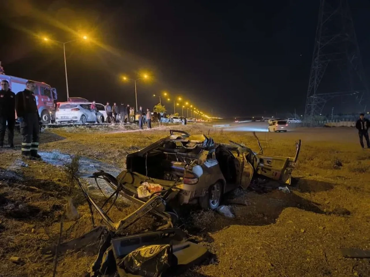Batman'da tıra çarpan otomobilin şarampole devrilmesi sonucu iki çocuk hayatını kaybetti
