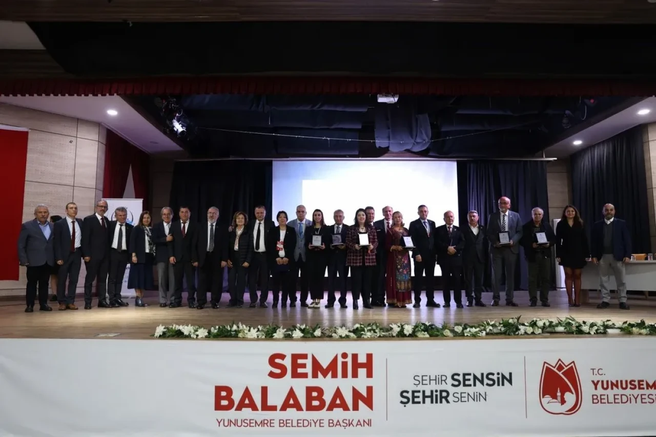 Manisa'da eğitim sorunları ve çözüm önerileri masaya yatırıldı