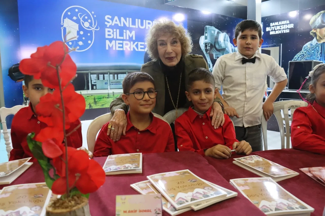 Şanlıurfa'da miniklerin yazdığı "20 düş yolculuğu" kitabı okurlarla buluştu