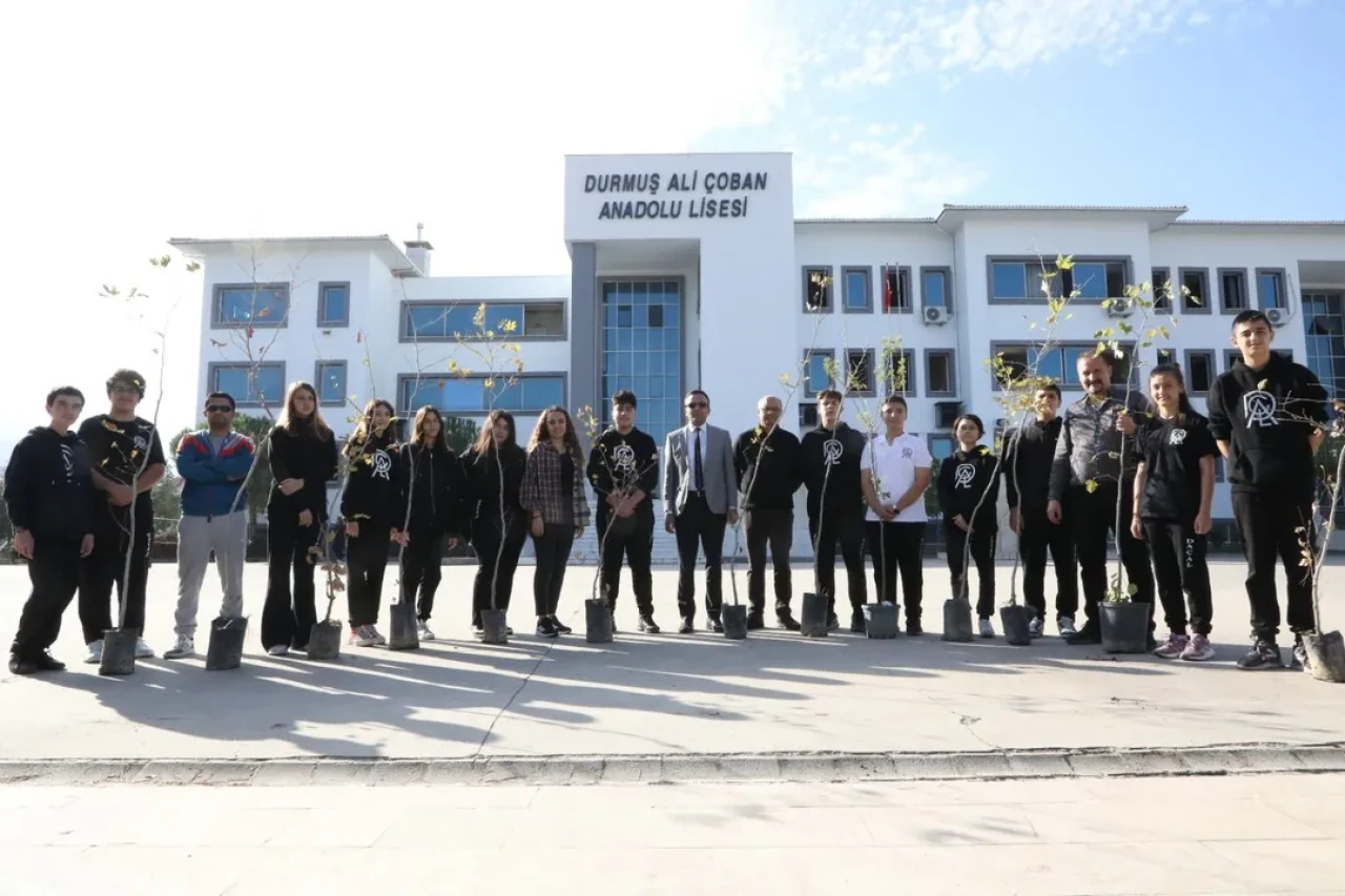 DENIZLI Durmuş Ali Çoban Anadolu Lisesi Öğrencileri Fidan Dikti