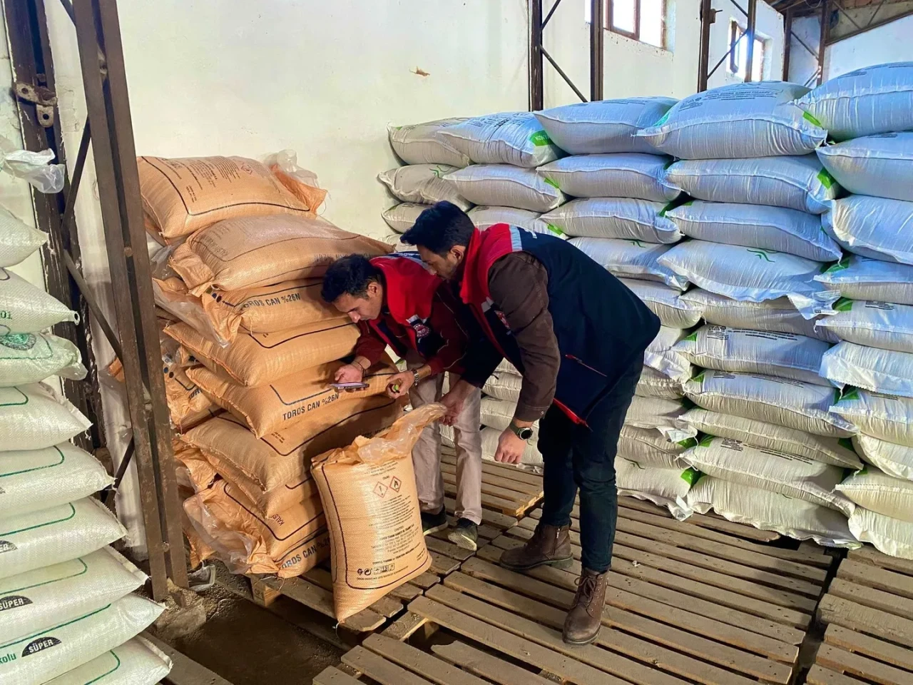 Bayburt'ta çiftçiler için gübre denetimleri yapıldı