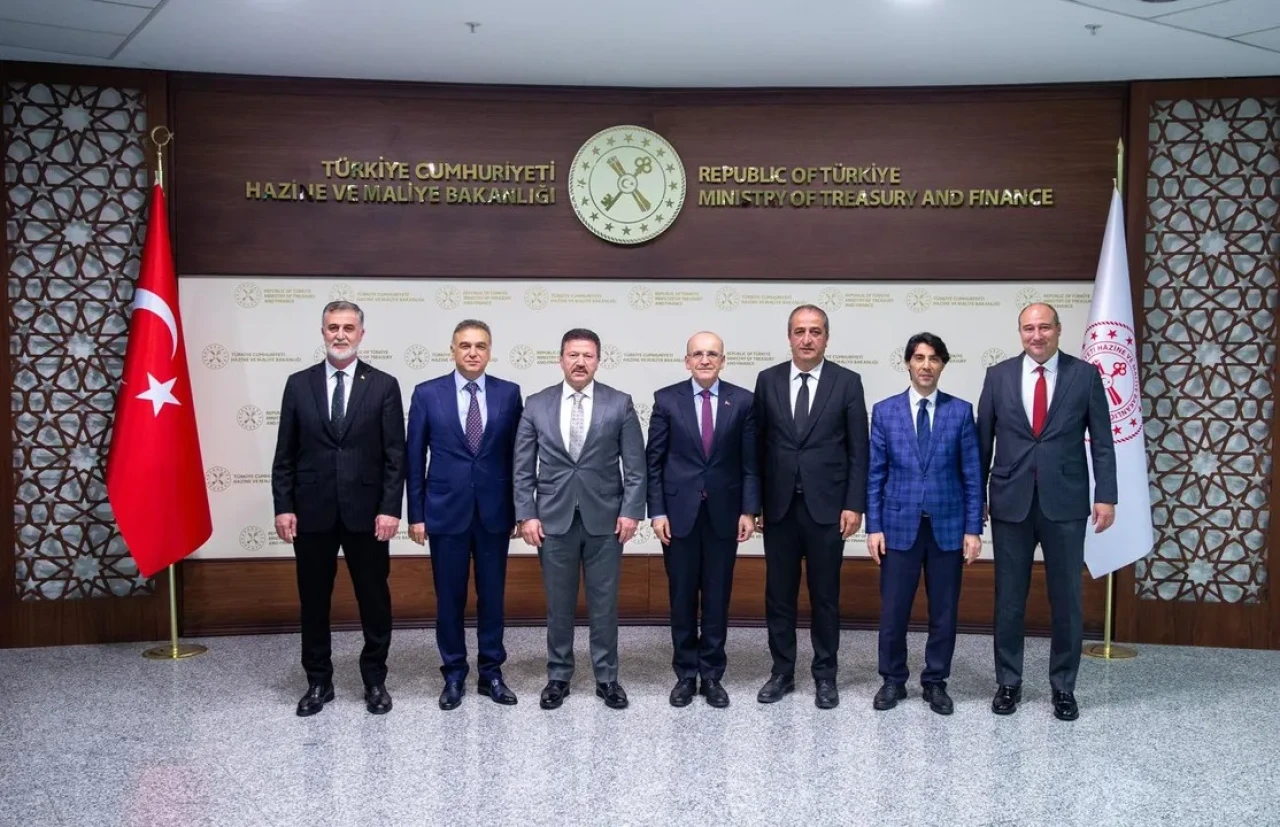 Hazine ve Maliye Bakanı Şimşek TŞOF Başkanı Yiğiner’i kabul etti