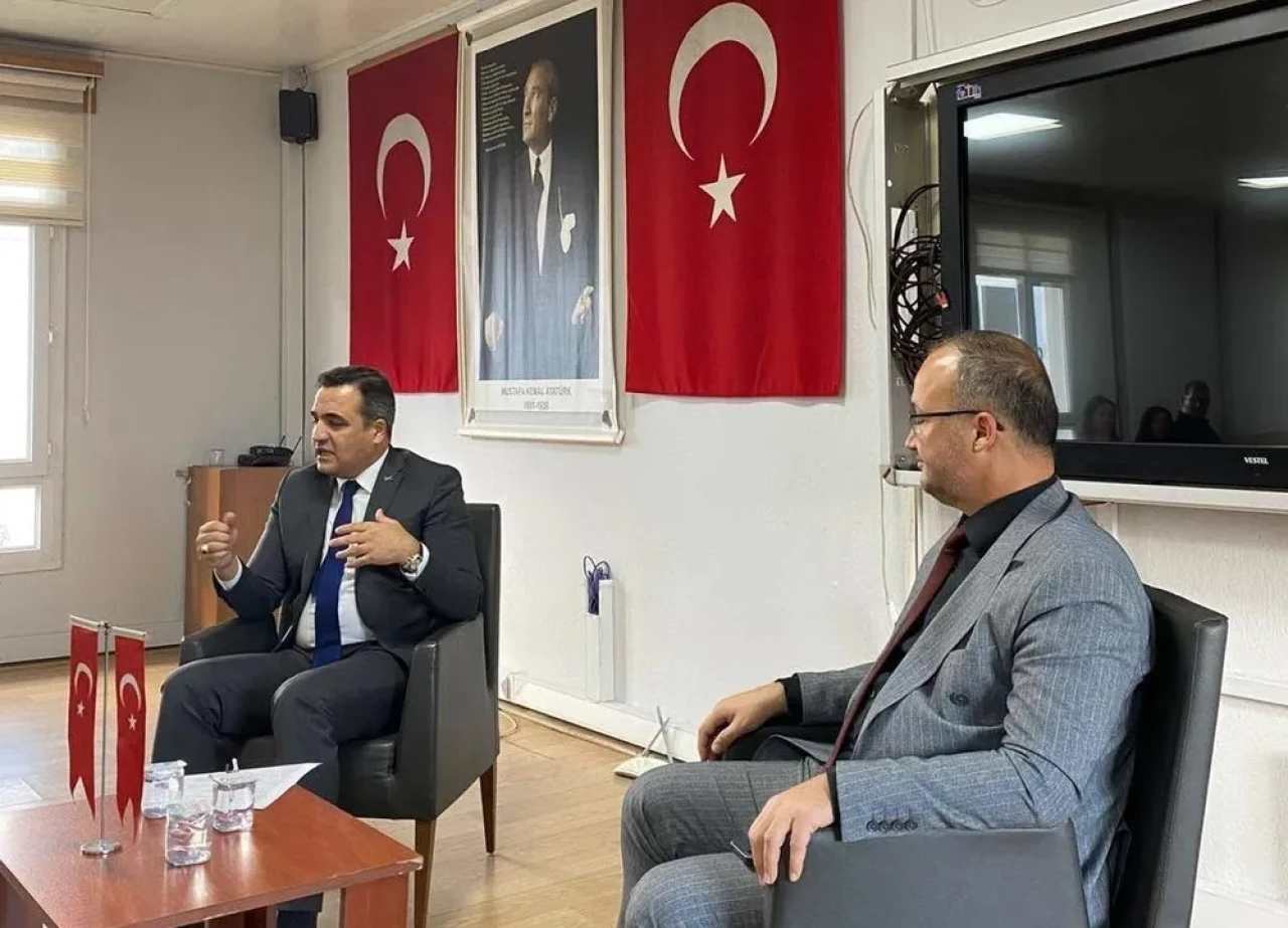 Manisa’da tapu ve kadastro öğrencilerine Kaymakam Dalak’tan mesleki rehberlik