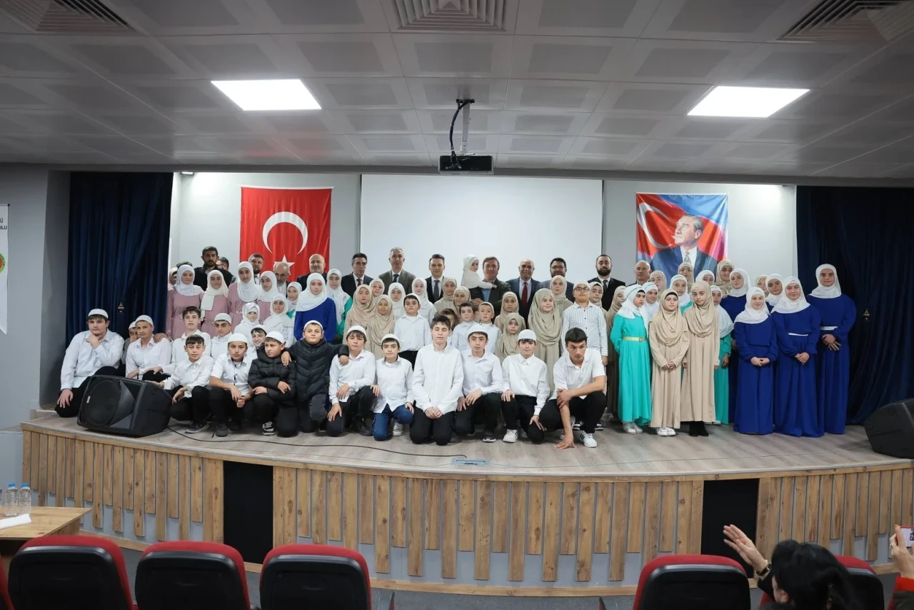 Erzincan'da Ahıska Türklerinin üç aylar programına vali ve protokol katıldı