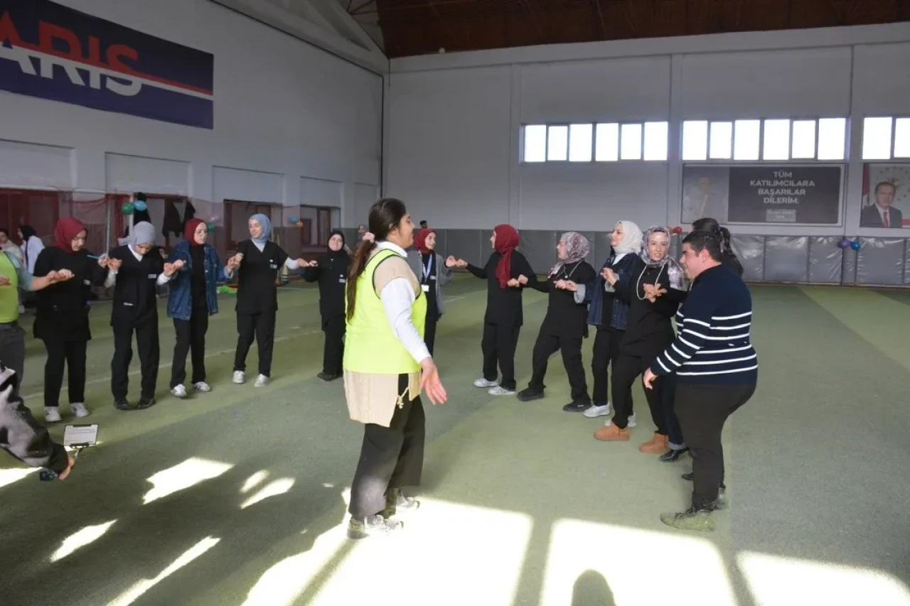 Erzurum Büyükşehir Belediyesi engelliler ve aileleri için kahvaltı programı düzenledi