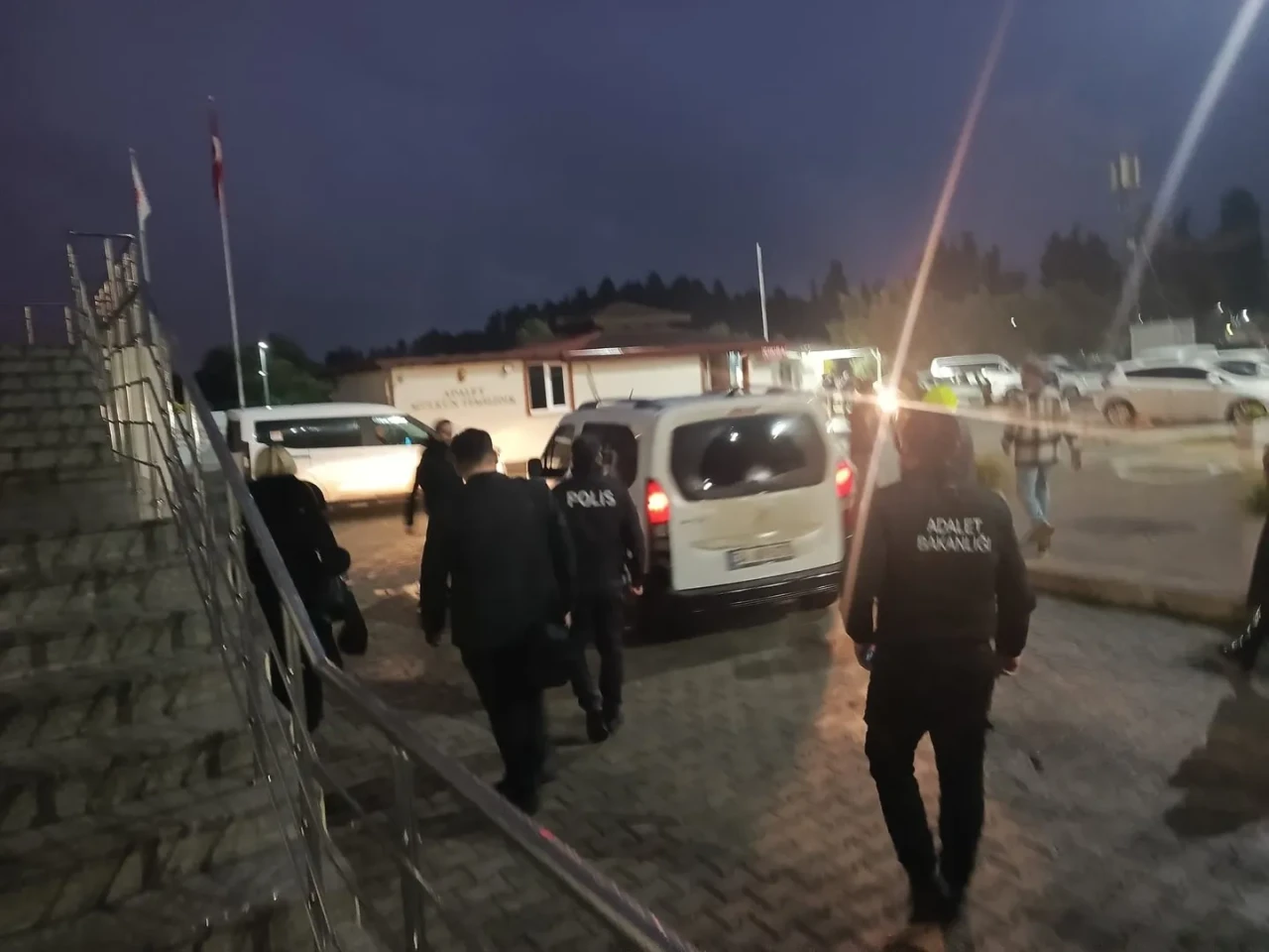 Yalova'da Güllü'nün kızı annesini öldürme suçlamasıyla tutuklandı