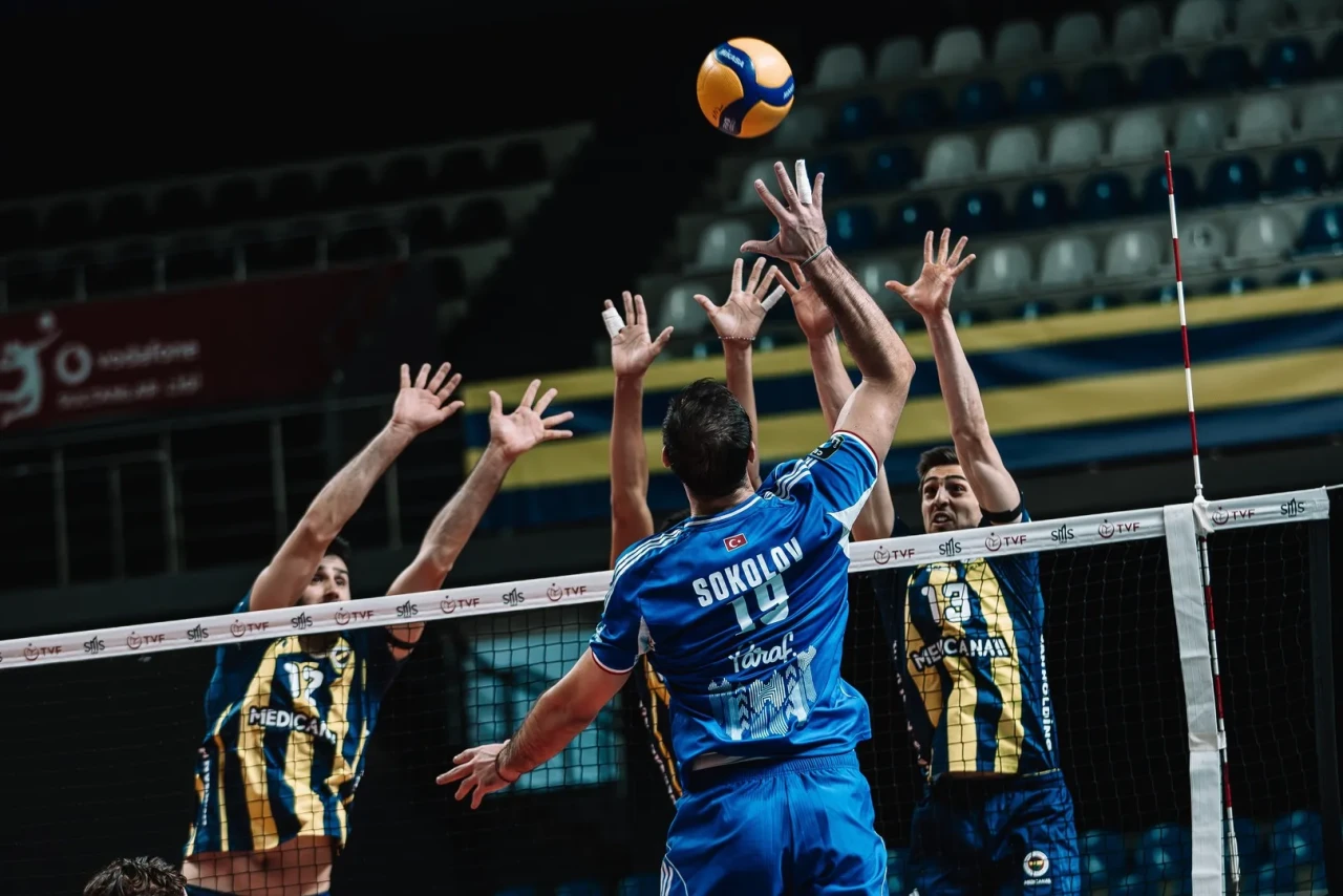 İstanbul'da Fenerbahçe Medicana Halkbank'a 3-0 mağlup oldu