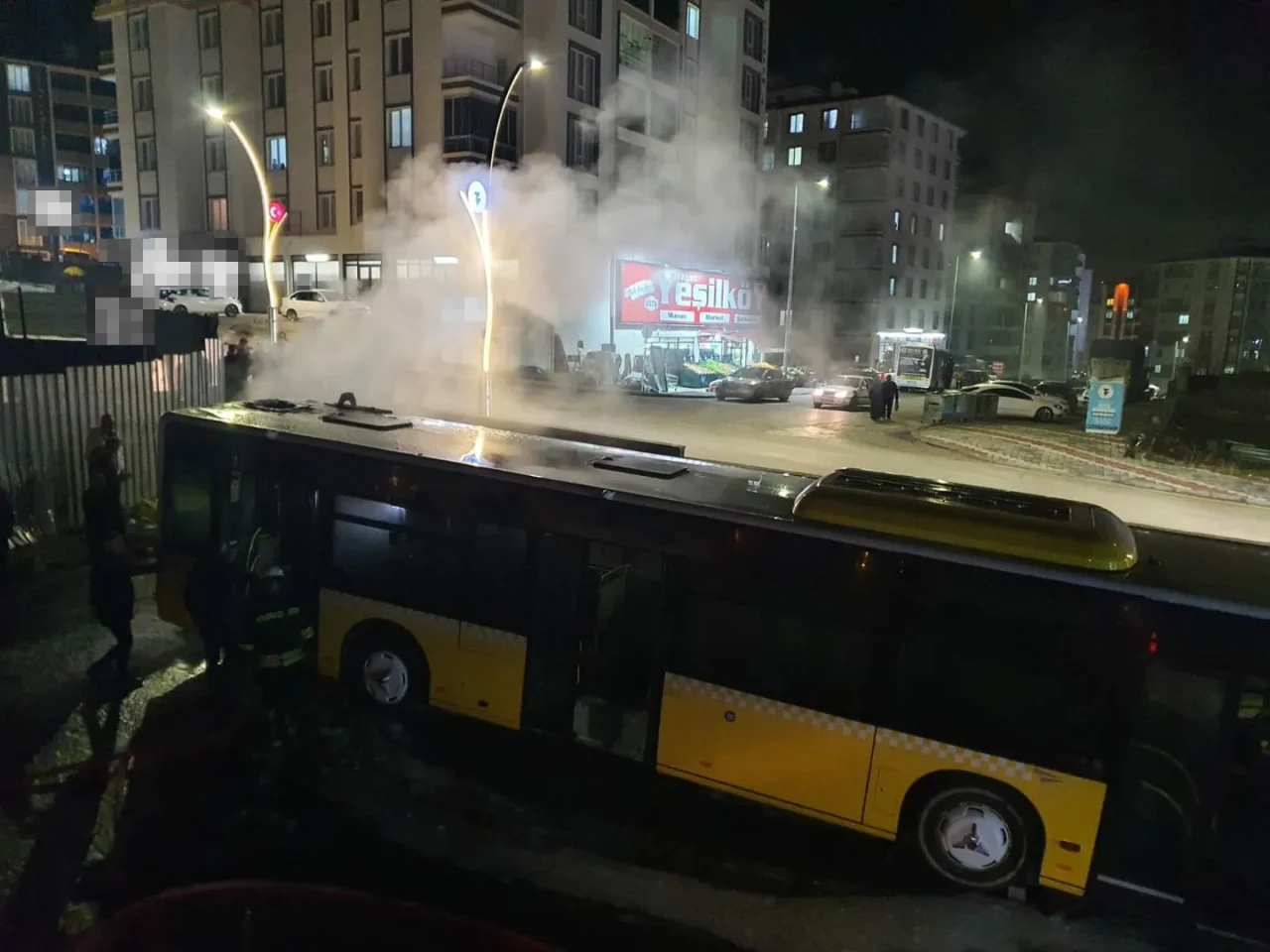 Yozgat'ta park halindeki özel halk otobüsü yanarak kullanılamaz hale geldi