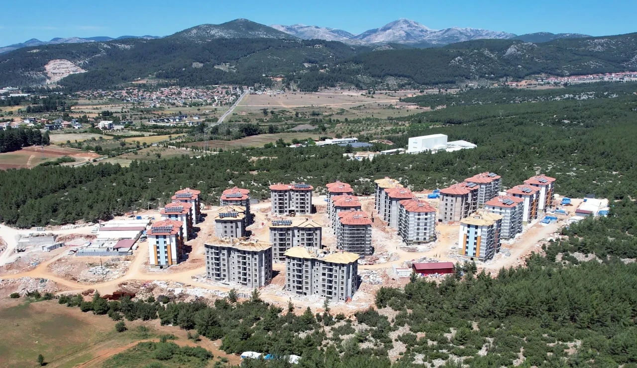 Muğla'da Akçaova Mahallesi sınırları yeniden belirlendi ve TOKİ konutları bu bölgeye dahil edildi